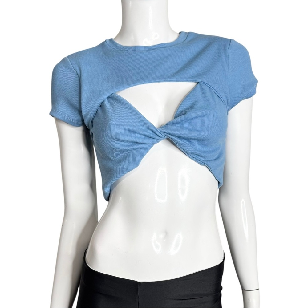 🤑 5/$25 Better Be Sky Blue Short Sleeve Twist and Peephole Front Crop Top